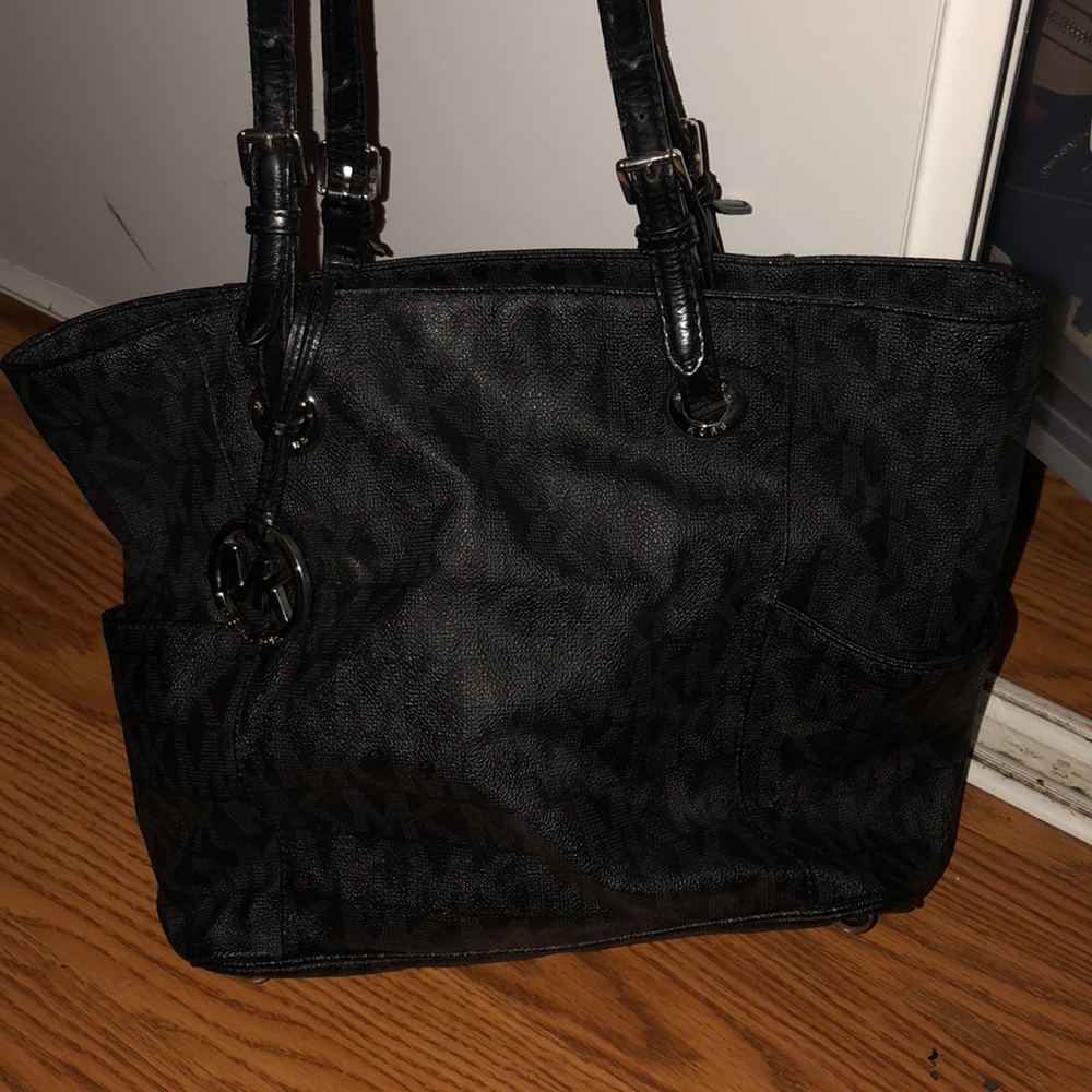 Black MK shoulder bag 🖤